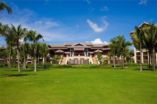 奶茶知名不错加盟品牌有哪些，开家澜泊湾奶茶加盟店靠谱吗